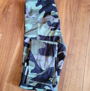 Size 2 Zyia Green Camo Light N Tights